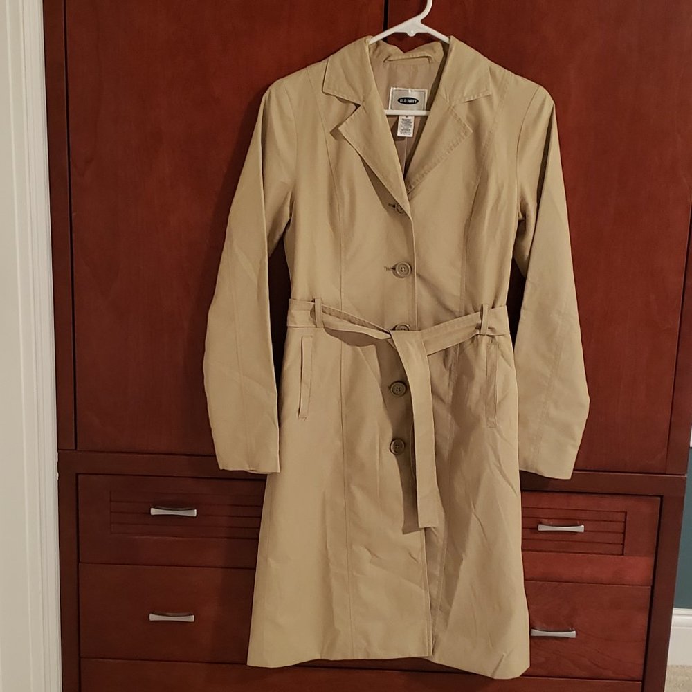 Old Navy tan trench coat with belted waist. Size XS.